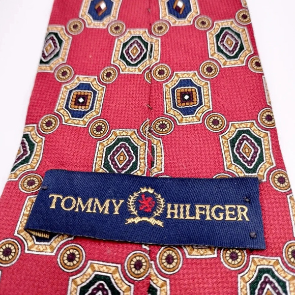 Tommy Hilfiger Silk Necktie Tie Red Green Cream Geometric Pattern Made in USA - Picture 3 of 7